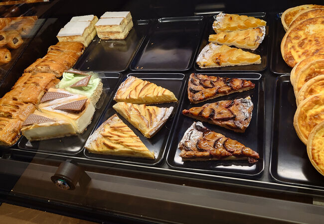 日本人橋近くのベッカライ　Fuchs