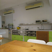 キッチンも広め。簡単な調理もできる