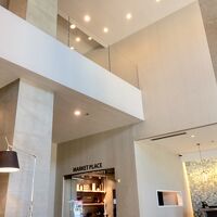 フロント近くにコンビニ有り