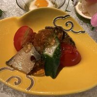 無名の庭を眺めながらの夕食の一品。