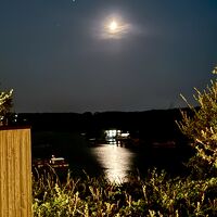 英虞湾の夜景。月夜でしたが星も綺麗でした。