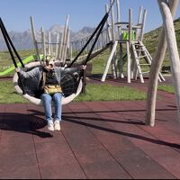 近くに遊具がある