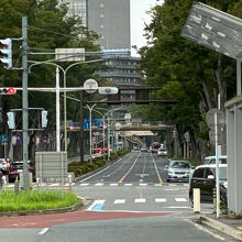 片道3車線の車道