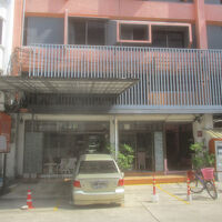 デ スカイ（スクンビット エカマイ）