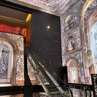 入口　きらびやかです