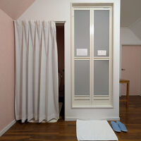 ゲストハウスりゅうかく。シングルルームのバス・トイレ。