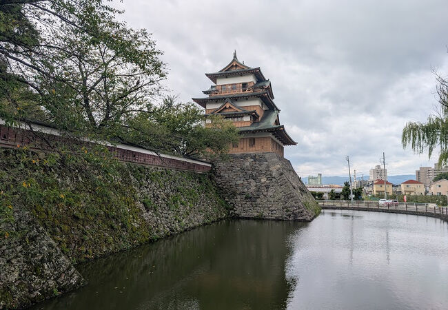 続100名城　地元の人々の熱意で復元されました