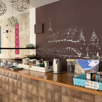 カウンターには無料のコーヒもありました