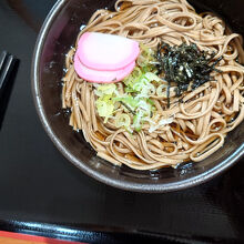 大山そば。￥650- 最もシンプルなそば。