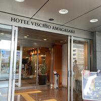 ホテルヴィスキオ尼崎の玄関入り口