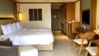 シャングリラ ラサ サヤン