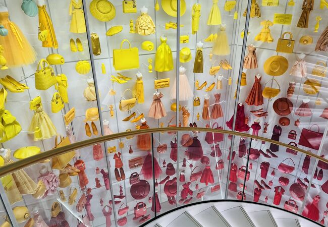 クリスチャン ディオール (モンテーニュ本店)