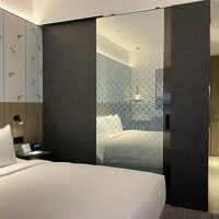 バスルームとの扉は…