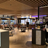 朝食ブッフェは種類豊富、好物のナシレマも楽しめました