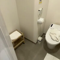 トイレからの隣にバスルーム