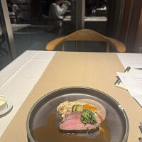 牛肉料理は柔らかくて絶品。