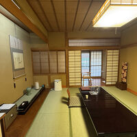 宿泊した瀬音の館の部屋の様子。