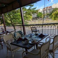 朝食のテラス席