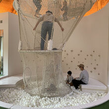 室内遊び場があり幼児でも楽しめる。授乳室もあり