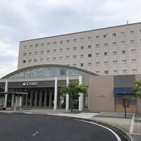 JR出雲駅北口からホテルを眺める