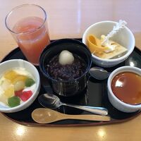 デザートは出雲善哉を中心としたラインナップ