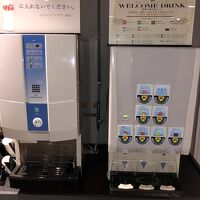 こちらはソフトドリンクのサーバー