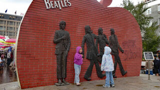 ビートルズ スクエア