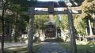 藤原純友の追捕使となった大蔵春実が戦勝祈願をしたと伝わる古社