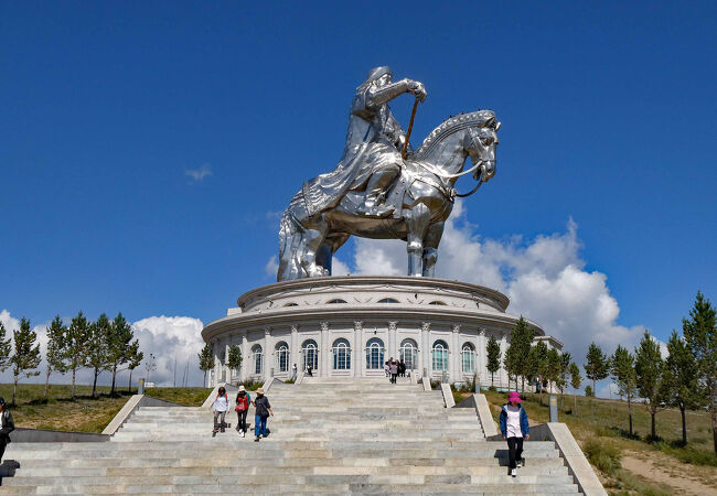 チンギス ハーン像テーマパーク