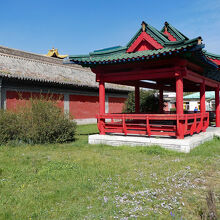 宮殿内の建物（炊事が行われていたそうです）