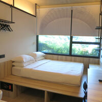 シンプルなベッドルーム