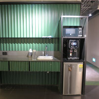 エレベーターホールのパントリー、ほかにも一ヶ所ありました