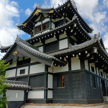 1993年に復元された三重櫓