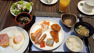 オールデイダイニング シーズンカフェ