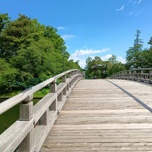 お濠を渡る極楽橋