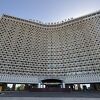 部屋はムダに巨大、水回りは古め、ソ連時代から君臨するランドマークホテル。