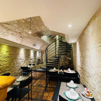 地下に朝食のためと思われるレストランがありました