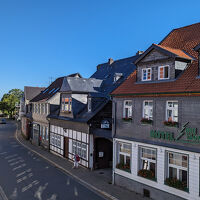 向かい側の建物も同じようなホテルのようです