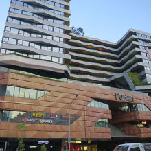 ショッピングモール「フナン」の外観