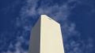 先端まで昇れるエレベータが開通。一般の観光客向けにも予約が開始されました