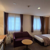 シンプルで清潔な部屋