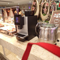 朝食会場には安心のエスプレッソマシン