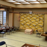 大広間で朝食をいただきました