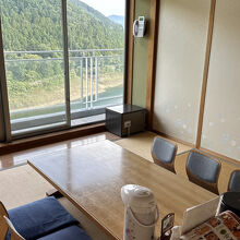 3時間1370円とリーズナブルな個室