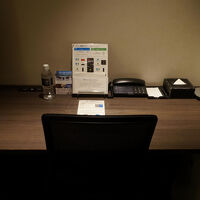 デスクは大きくチェアは長時間の使用もOK