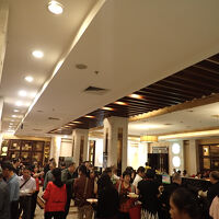 中国人客であふれる朝食会場