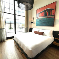 スイートルームのベッドルーム