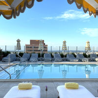 ルーフトッププール