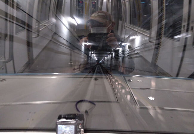 シャトル (香港国際空港内)