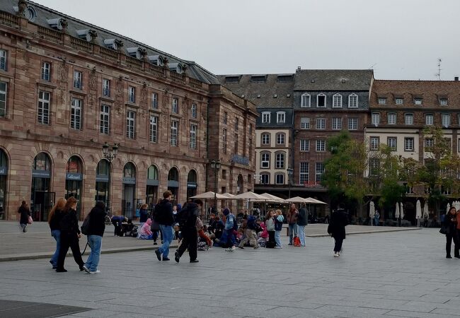 大聖堂近く、いつも賑やか